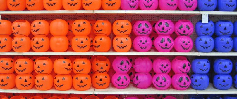 Rows and rows of plastic pumpkins on a shelf to illustrate Signifyd's Pulse report